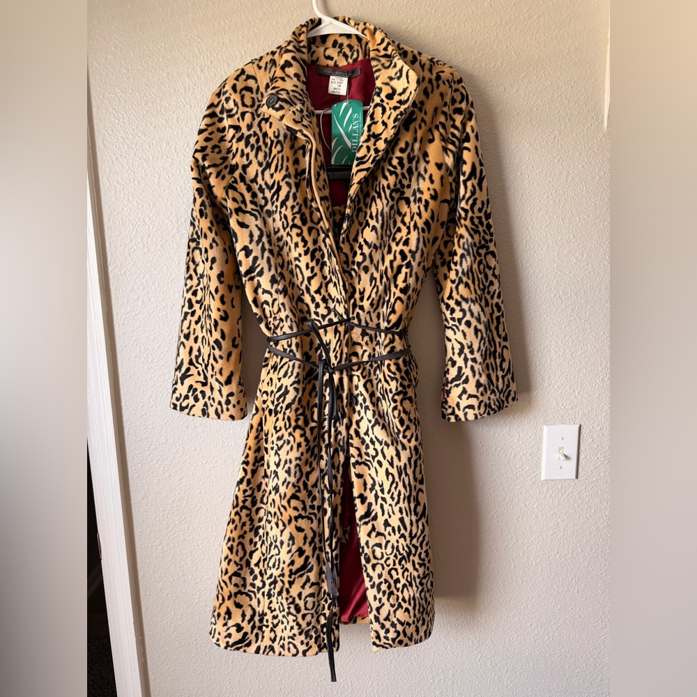 Leopard print coat skirt set, belted coat pocket side,slit skirt, plush print.